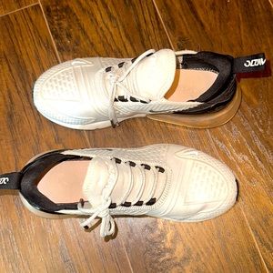 Nike AirMax 270
